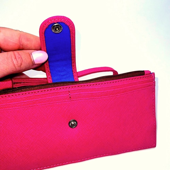 Hobo The Original Pink Saffiano Pipa Wristlet, NWT - Picture 2 of 5